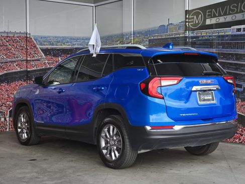 Used 2024 GMC Terrain SLT image 6