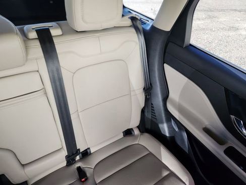 New 2025 Lincoln Corsair Reserve w/ Towing Package image 15