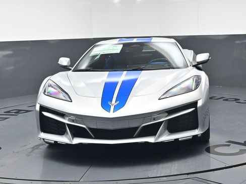 New 2026 Chevrolet Corvette E-Ray w/ Chrome Exterior Badge Package AWD/4WD image 5