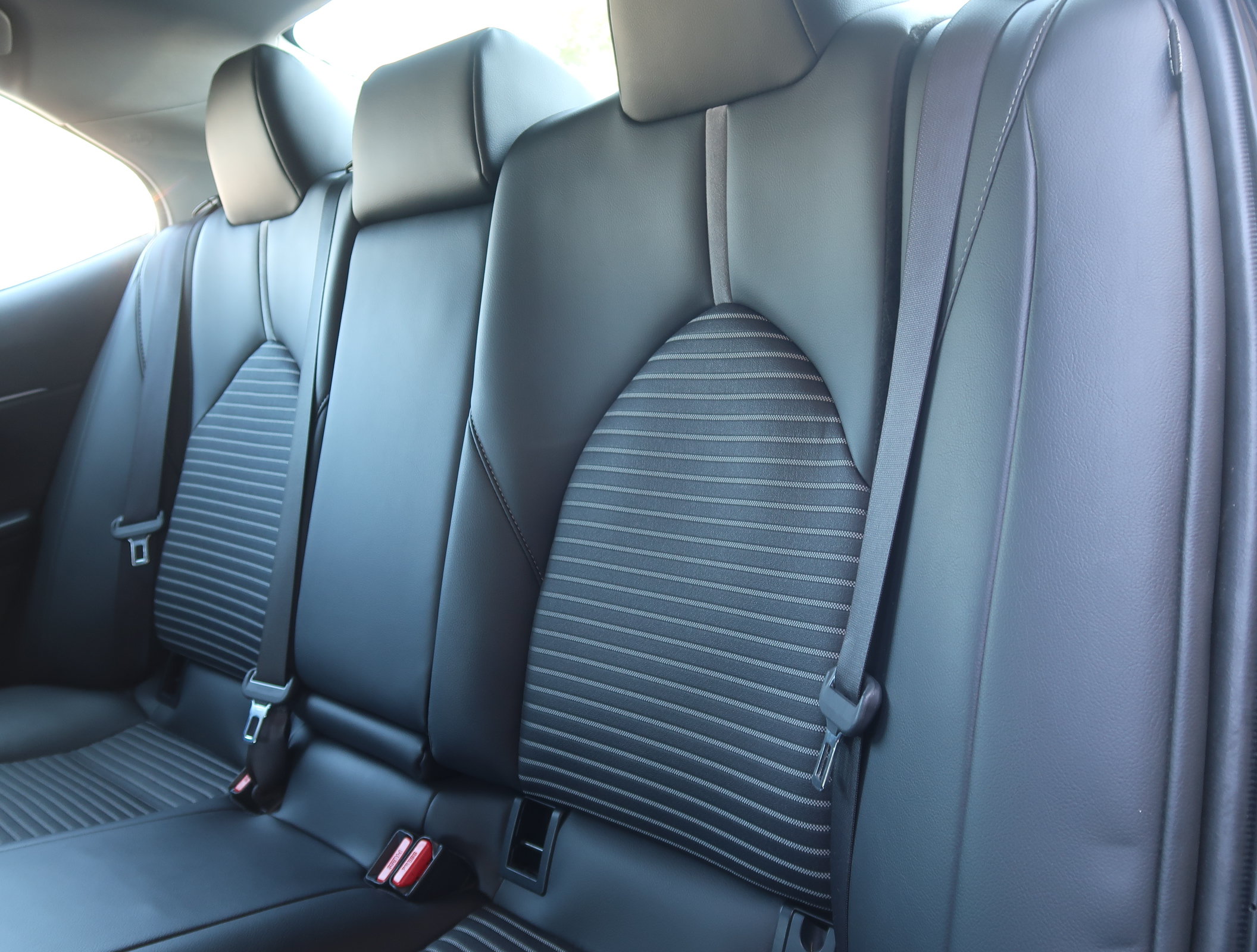 Used 2024 Toyota Camry SE w/ Convenience Package FWD image 32