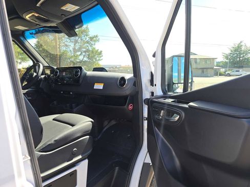 Used 2026 Mercedes-Benz Sprinter 2500 image 10