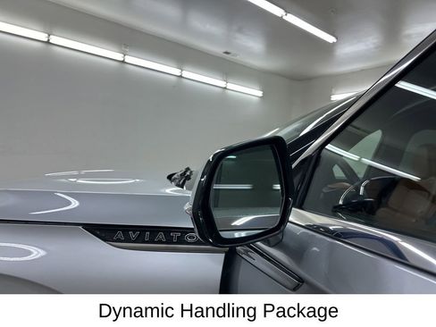 Used 2022 Lincoln Aviator Black Label w/ Dynamic Handling Package AWD/4WD image 18