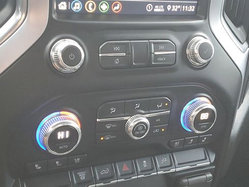 Used 2020 GMC Sierra 3500 SLT w/ SLT Convenience Package image 21