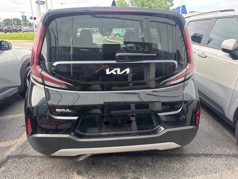 Certified 2023 Kia Soul LX FWD image 7