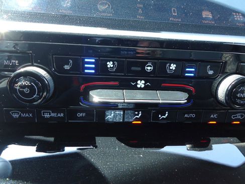 Used 2021 Jeep Grand Cherokee L Summit w/ Luxury Tech Group V image 20