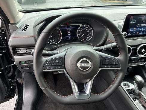 Certified 2025 Nissan Sentra SR FWD image 16