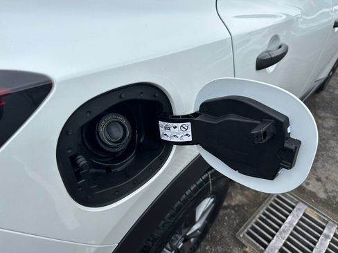 New 2025 Nissan Rogue S image 31