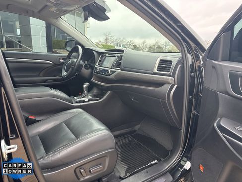Used 2019 Toyota Highlander Limited Platinum w/ Protection Package #3 image 24