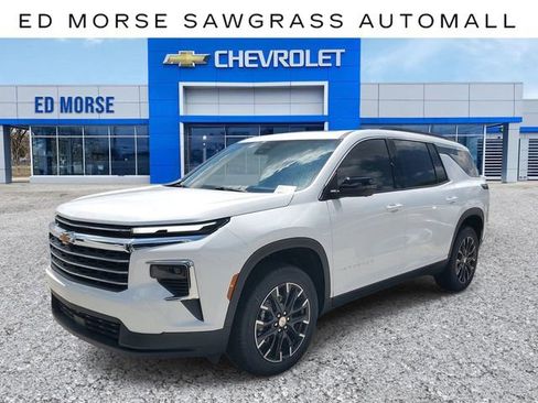 New 2026 Chevrolet Traverse LT w/ Sun and Wheel Package FWD image 1