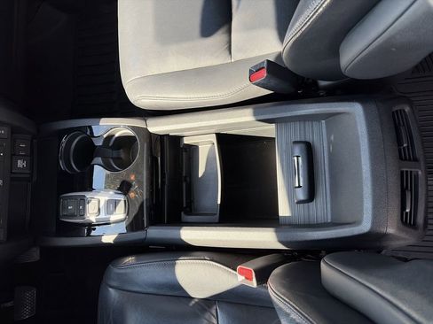 Used 2016 Honda Pilot Touring image 29