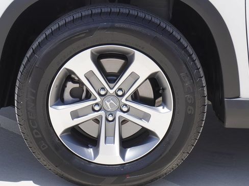 Used 2025 Honda Pilot EX-L image 4