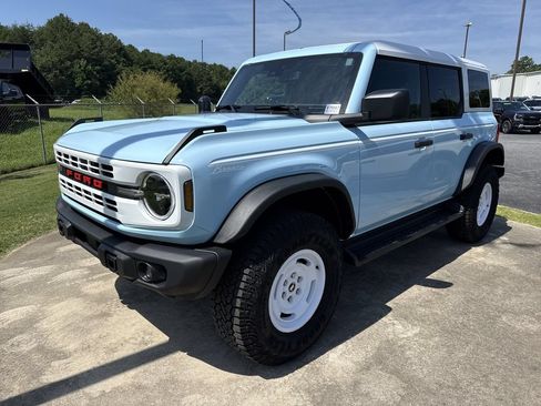 Used 2025 Ford Bronco Heritage Edition AWD/4WD image 3