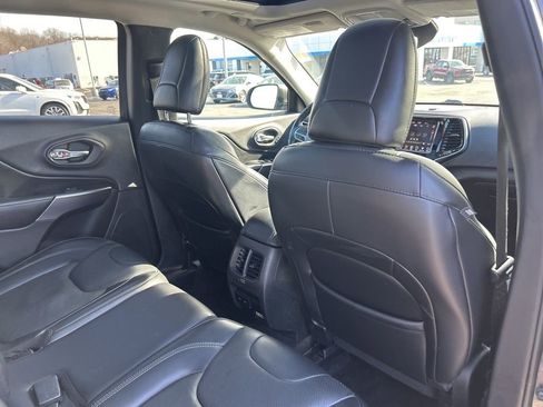 Used 2019 Jeep Cherokee Limited w/ Luxury Group image 48