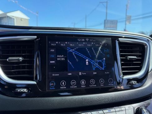 Used 2019 Chrysler Pacifica Touring-L Plus w/ Advanced Safetytec Group image 32