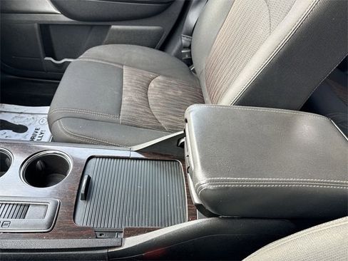 Used 2017 Chevrolet Traverse LT w/ LPO, 'HIT The Road' Package image 20