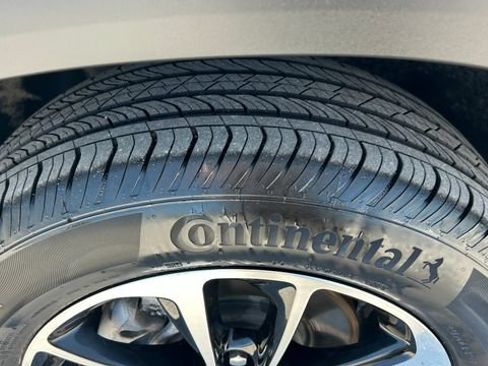 Certified 2024 Chevrolet TrailBlazer LT w/ LT Cold Weather Package AWD/4WD image 10