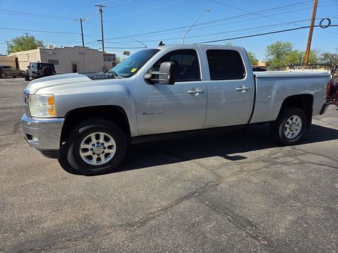Used 2011 Chevrolet Silverado 3500 LTZ w/ LTZ Plus Package AWD/4WD image 7