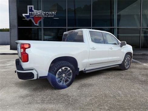 Used 2025 Chevrolet Silverado 1500 High Country w/ LPO, Dark Essentials Package image 3