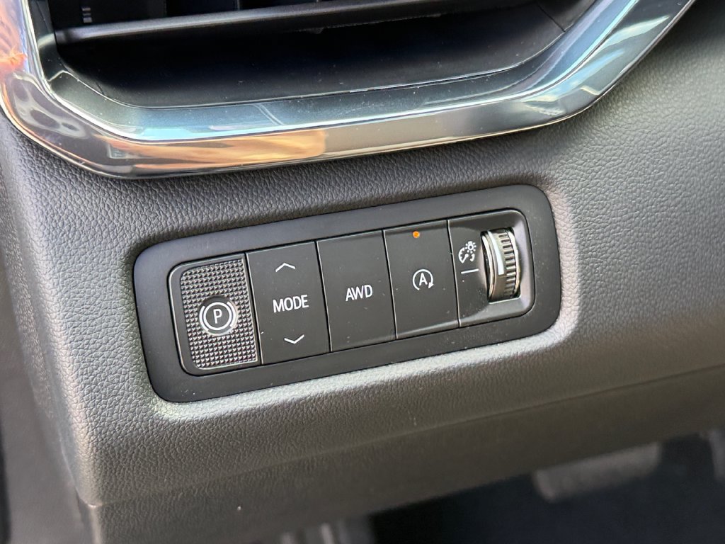 New 2027 GMC Acadia Denali Ultimate w/ LPO, Black Badging Package AWD/4WD image 18