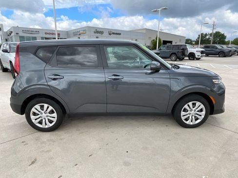 Used 2022 Kia Soul LX FWD image 6
