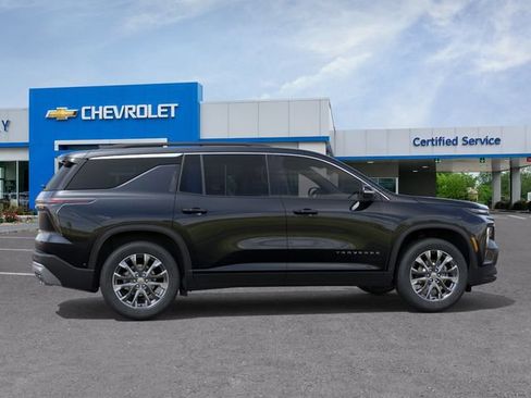 New 2026 Chevrolet Traverse LT w/ Sun and Wheel Package FWD image 5