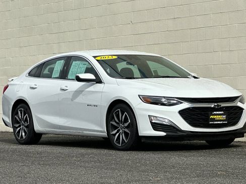 Used 2023 Chevrolet Malibu RS w/ LPO, Floor Liner Package FWD image 2