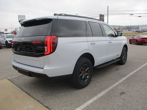 New 2026 Ford Expedition Platinum image 23