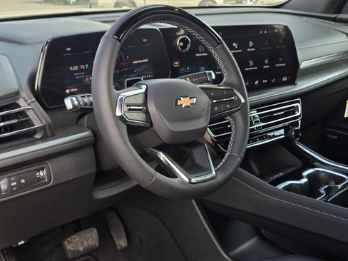 New 2026 Chevrolet Traverse LT w/ Enhanced Driving Package FWD image 19