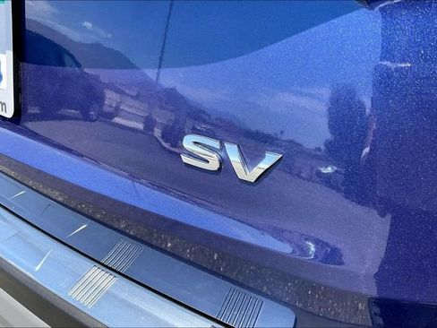 Used 2023 Nissan Rogue SV FWD image 7