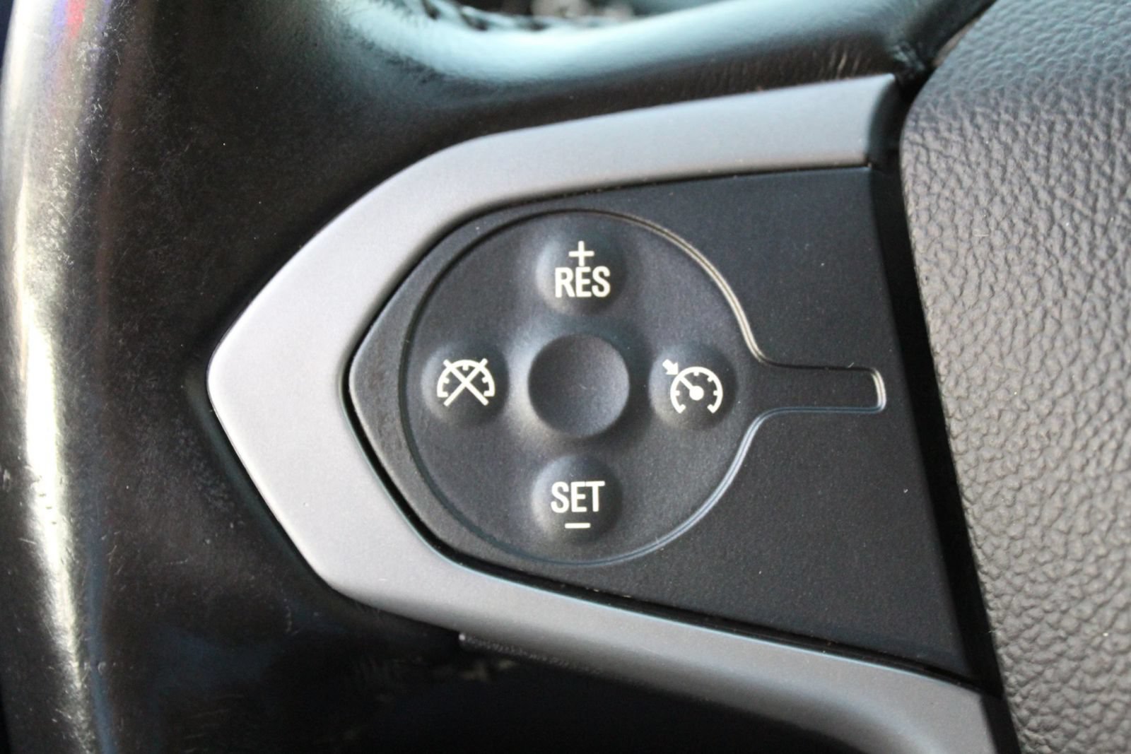 Used 2020 Chevrolet Colorado LT RWD image 16