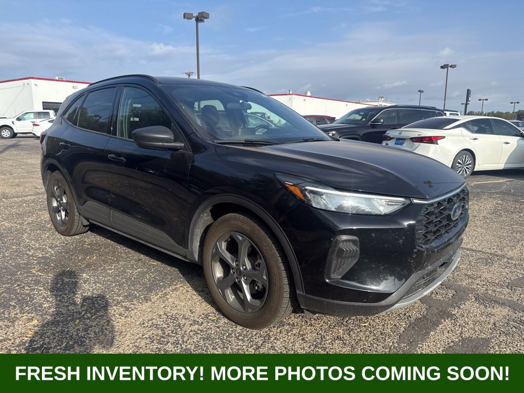 Used 2025 Ford Escape ST-Line FWD image 1