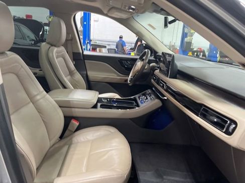 Certified 2023 Lincoln Aviator Reserve w/ Elements Package Plus AWD/4WD image 17
