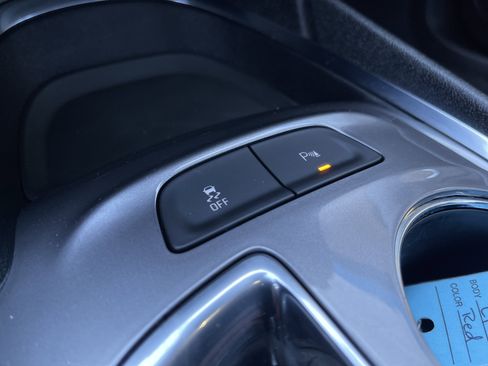 Used 2025 Chevrolet Malibu LT image 30