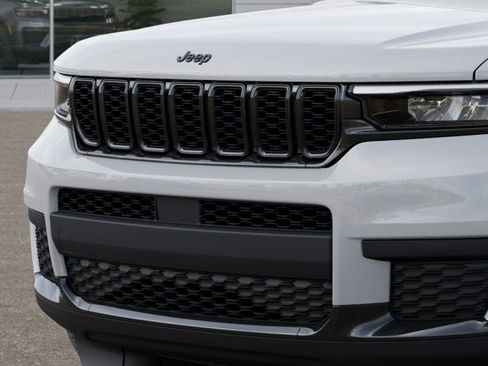New 2025 Jeep Grand Cherokee L Altitude image 11