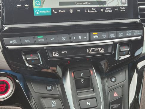 Certified 2025 Honda Odyssey Touring image 27