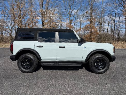 Used 2024 Ford Bronco Black Diamond image 11