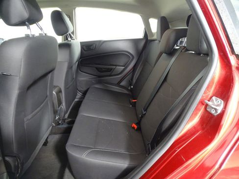 Used 2017 Ford Fiesta SE image 8