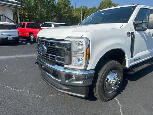 New 2026 Ford F350 XL w/ XL Chrome Package image 10