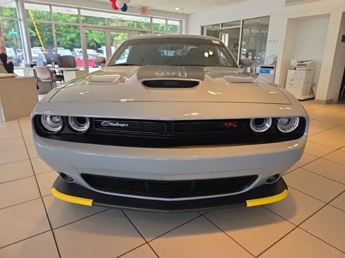Used 2021 Dodge Challenger R/T Scat Pack w/ Driver Convenience Group RWD image 2