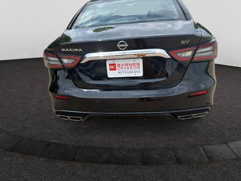 Used 2023 Nissan Maxima SV w/ Floor Mat Group FWD image 5