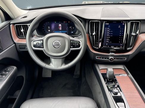 Certified 2023 Volvo XC60 B5 Plus w/ Climate Package image 24