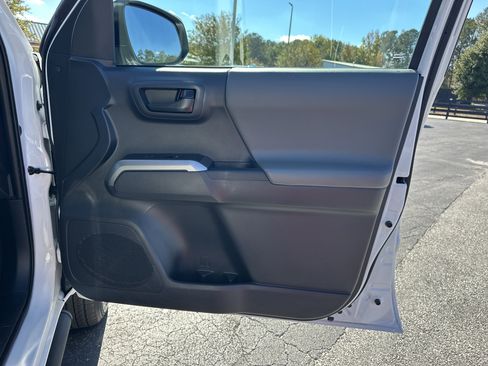 Used 2023 Toyota Tacoma TRD Off-Road image 15