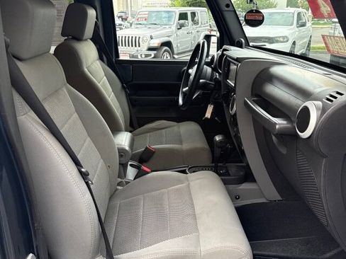 Used 2008 Jeep Wrangler Unlimited Sahara AWD/4WD image 17