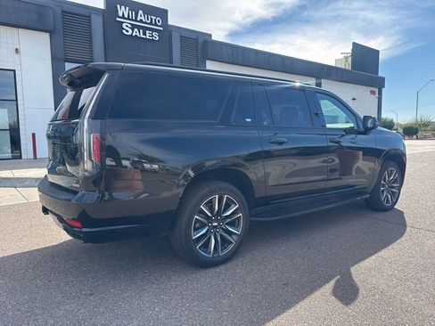 Used 2023 Cadillac Escalade ESV Sport image 4