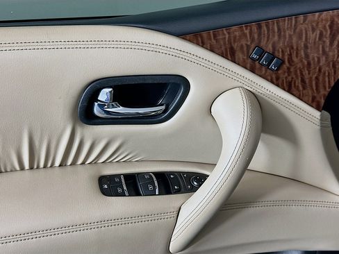 Used 2018 Nissan Armada SL w/ Premium Package image 15