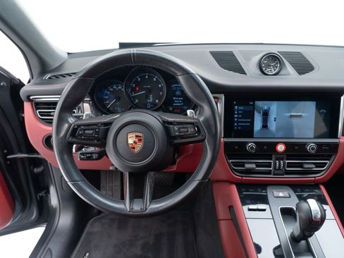 Certified 2023 Porsche Macan image 31