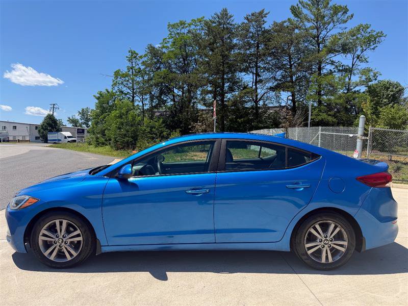 Used 2017 Hyundai Elantra SE FWD image 2