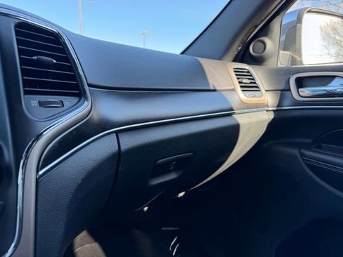 Used 2014 Jeep Grand Cherokee Limited image 25