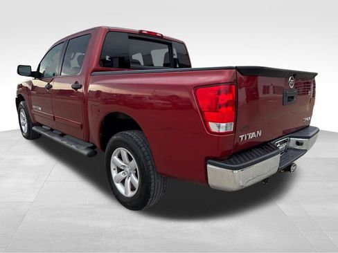 Used 2013 Nissan Titan SV image 3