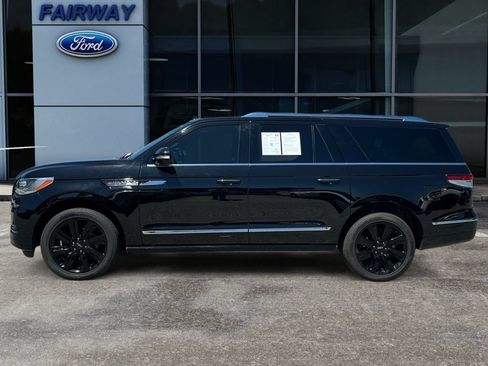 Used 2023 Lincoln Navigator L Reserve w/ Monochromatic Package AWD/4WD image 8